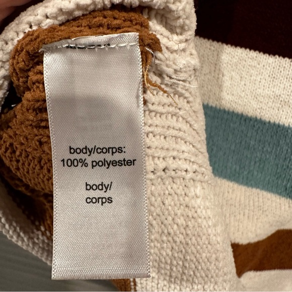 Maurices Sweater - Size L - Picture 4 of 4